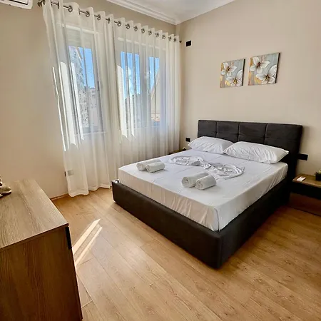 Lägenhet New Bazaar Cozy 3 Tirana